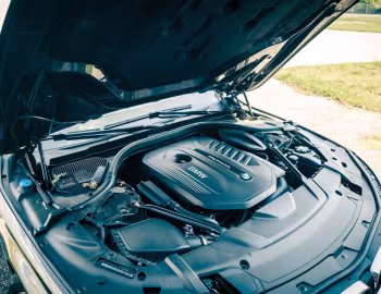 Bajo el capó 2016–19 BMW 740i [North America] (G11) '2015–19