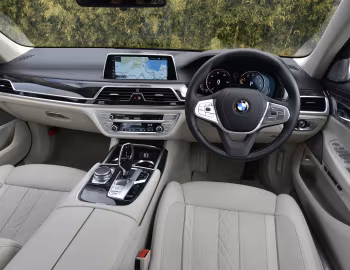 Panel frontal BMW 740i [Japan] (G11) '2015–19