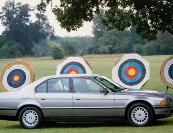 BMW 740i [UK-spec] (E38) '1996–98