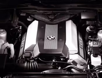 Пад капотам BMW 740i [Worldwide] (E32) '04.1992–09.1994