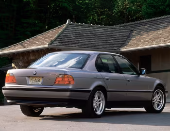 1999–2001 BMW 740i [North America] (E38) '1998–2001