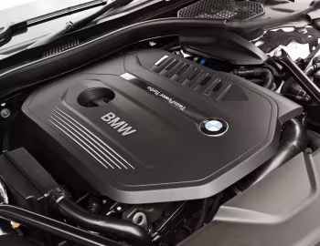Bajo el capó BMW 740i M Sport [South Africa] (G11) '2016–19