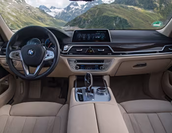 Panel frontal BMW 740Le iPerformance [Worldwide] (G12) '2015–19