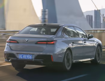 BMW 740Li M Sport [China] (G70) '2022–26