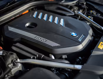 Bajo el capó BMW 745e [Japan] (G11) '2019–22