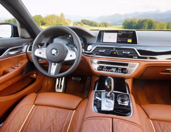 Panel frontal BMW 745e M Sport [Worldwide] (G11) '2019–22