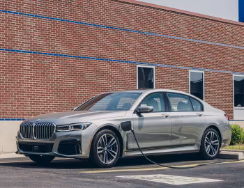 2020–22 BMW 745e xDrive M Sport [North America] (G11) '2019–22