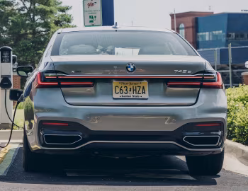 2020–22 BMW 745e xDrive M Sport [North America] (G11) '2019–22