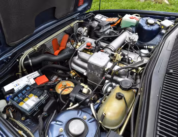 Пад капотам BMW 745i [Worldwide] (E23) '09.1982–06.1986