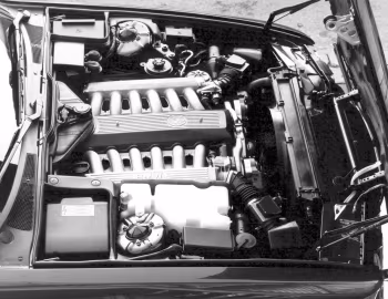 Пад капотам BMW 750i [Worldwide] (E32) '09.1987–09.1994