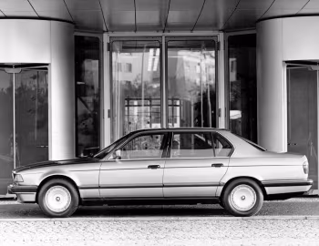 BMW 750iL [Worldwide] (E32) '09.1987–11.1991