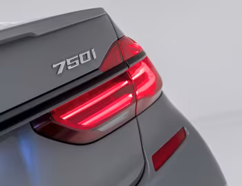 2016–19 BMW 750i xDrive M Sport [North America] (G11) '2015–19