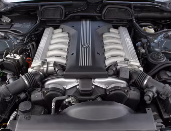 Пад капотам BMW 750iL [Worldwide] (E38) '1998–2001