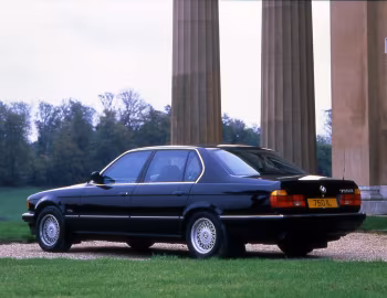 BMW 750iL [UK-spec] (E32) '1987–94