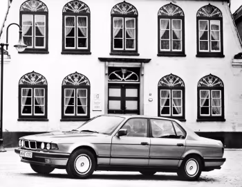 BMW 750iL [Worldwide] (E32) '09.1987–11.1991