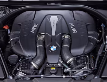 Bajo el capó BMW 750Li xDrive Pure Excellence [Worldwide] (G12) '2015–19