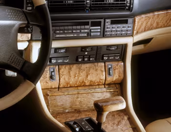Інтэр'ер BMW 7 Series (E32) '06.1986–07.1994