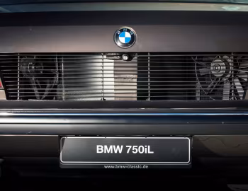 BMW 7 Series V16 (E32) '1988