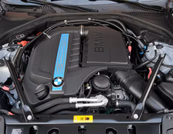 Пад капотам BMW ActiveHybrid 5 [Worldwide] (F10) '10.2011–13
