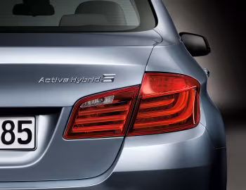 BMW ActiveHybrid 5 [Worldwide] (F10) '10.2011–13