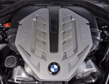 Under The Hood 2010–12 BMW ActiveHybrid 7 [North America] (F04) '2009–12
