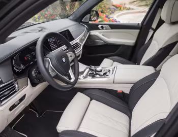 Интерьер 2020–22 BMW X7 xDrive40i Design Pure Excellence [North America] (G07) '2019–22