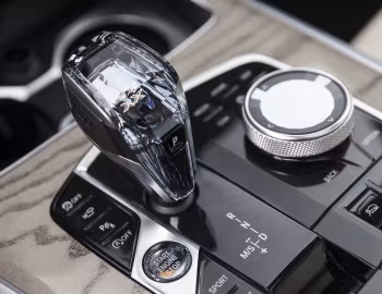 Интерьер 2020–22 BMW X7 xDrive40i Design Pure Excellence [North America] (G07) '2019–22