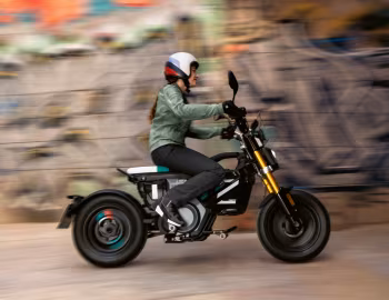 BMW CE 02 '2023–н.ч.