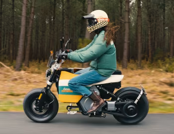 BMW DE 02 [France] '2025