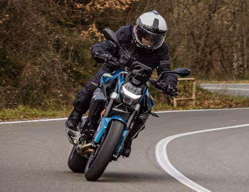 BMW F 900 R Basic '2024–pr.