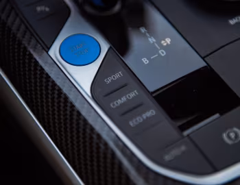 Interior 2022–pr. BMW i4 M50 [North America] '2021–pr.