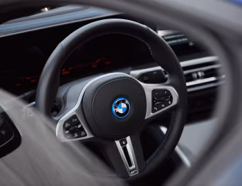 Interior 2022–pr. BMW i4 M50 [North America] '2021–pr.