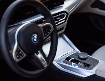 Interior 2024–pr. BMW i4 xDrive40 M Sport [North America] (G26) '2023–pr.