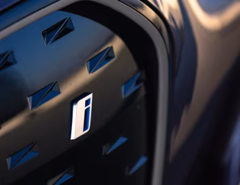 2024–pr. BMW i4 xDrive40 M Sport [North America] (G26) '2023–pr.