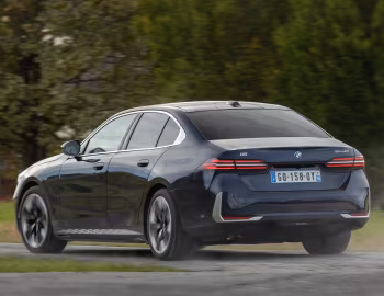 BMW i5 eDrive40 [Worldwide] (G60) '2023–pr.
