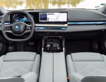 Panel frontal BMW i5 eDrive40 [Worldwide] (G60) '2023–pr.