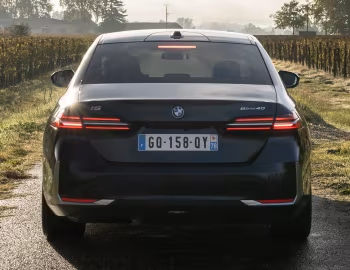 BMW i5 eDrive40 [Worldwide] (G60) '2023–pr.