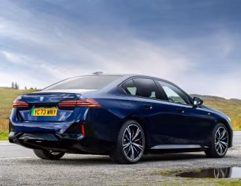 BMW i5 eDrive40 M Sport [UK-spec] (G60) '2023–pr.