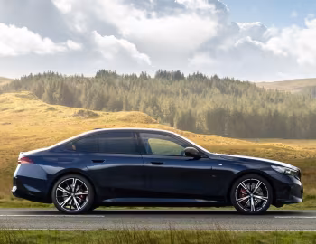 BMW i5 eDrive40 M Sport [UK-spec] (G60) '2023–pr.