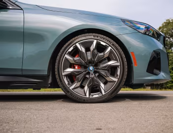 2024–pr. BMW i5 M60 xDrive [North America] (G60) '2023–pr.