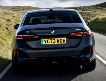 BMW i5 M60 xDrive [UK-spec] (G60) '2023–pr.