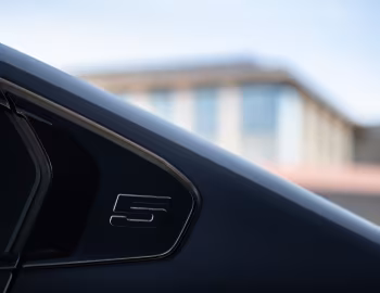 BMW i5 M60 xDrive [UK-spec] (G60) '2023–pr.