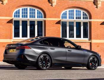 BMW i5 M60 xDrive [UK-spec] (G60) '2023–pr.