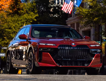 2024–pr. BMW i7 eDrive50 [North America] (G70) '2023–pr.