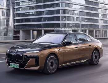 BMW i7 M70L xDrive [China] (G70) '2023–26
