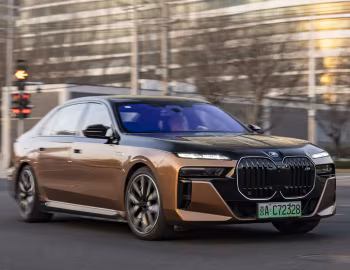 BMW i7 M70L xDrive [China] (G70) '2023–26