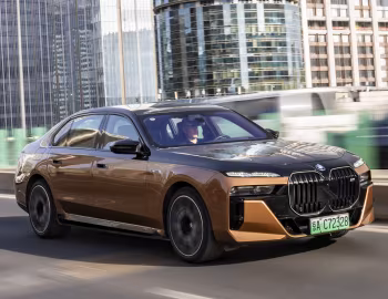 BMW i7 M70L xDrive [China] (G70) '2023–26