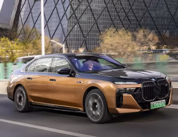 BMW i7 M70L xDrive [China] (G70) '2023–26