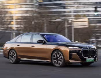 BMW i7 M70L xDrive [China] (G70) '2023–26