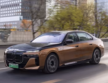BMW i7 M70L xDrive [China] (G70) '2023–26